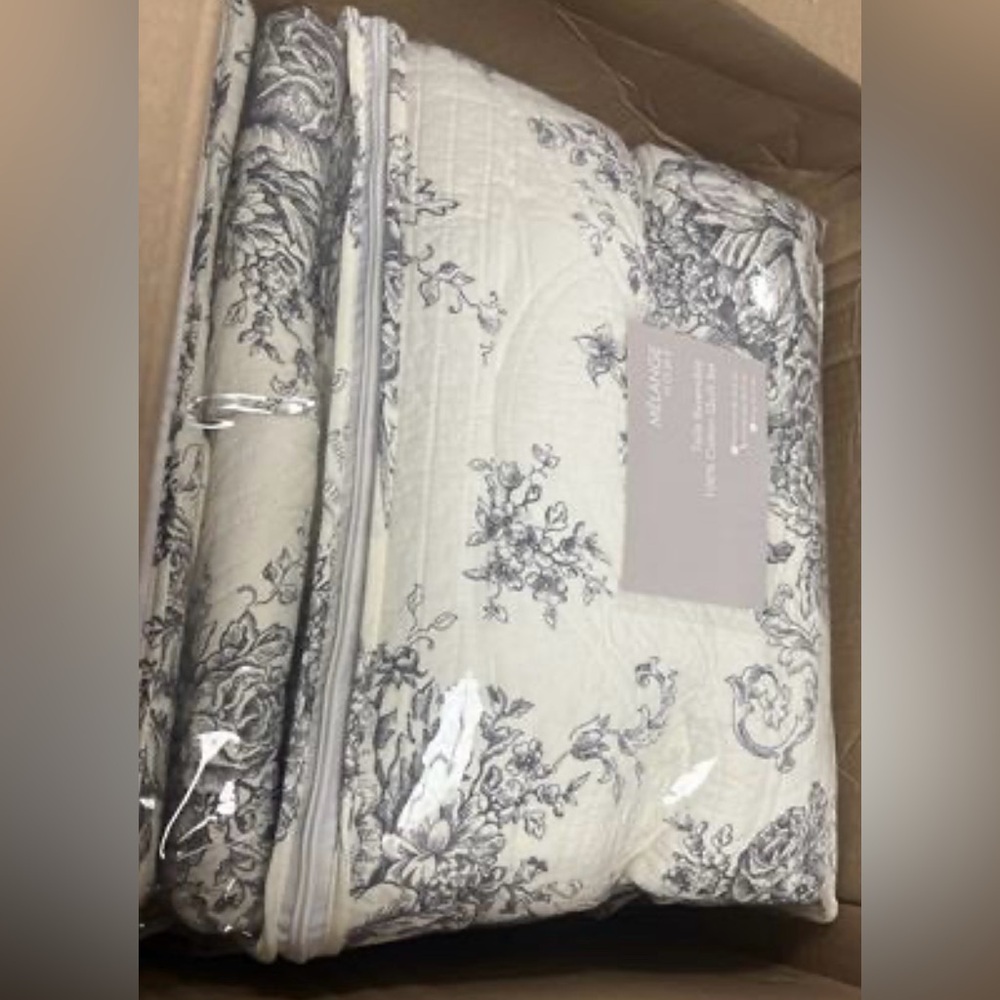 Toile and Bamboo Stripes Reversible Cotton Quilt Set Queen - Picture 5 of 5
